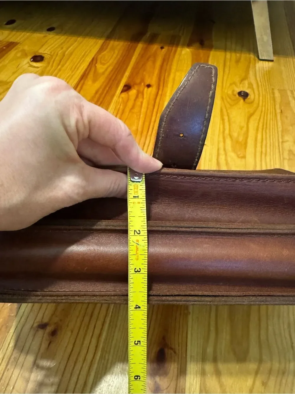 Saddleback Leather Briefcase Chestnut Brown Shoulder Strap Buckle